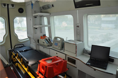 迪庆救护车内部
